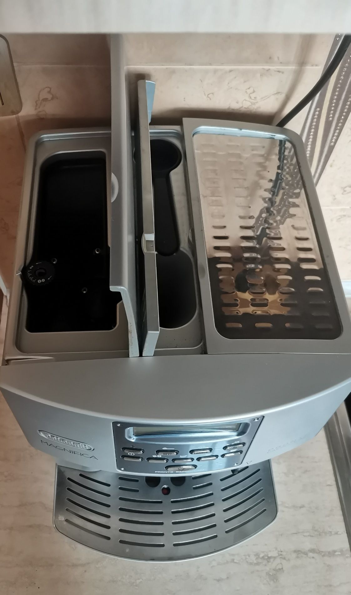 Кафемашина DeLonghi Magnifica Elegance