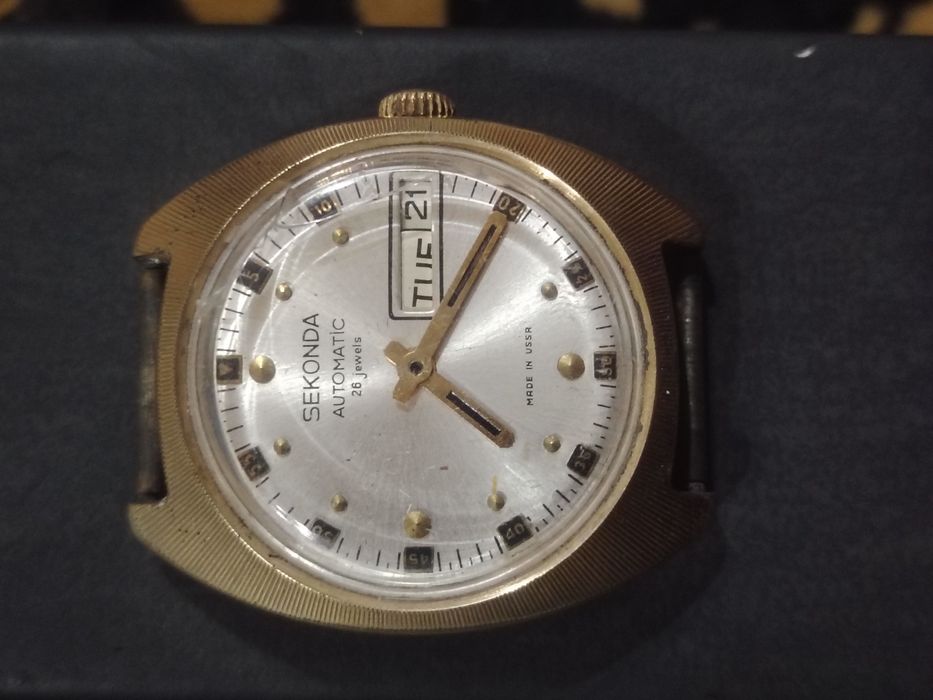 Продаётся ручные часы