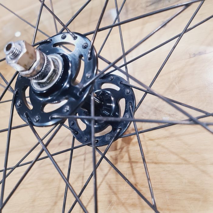 Vand roti de Cursieră  Riddox