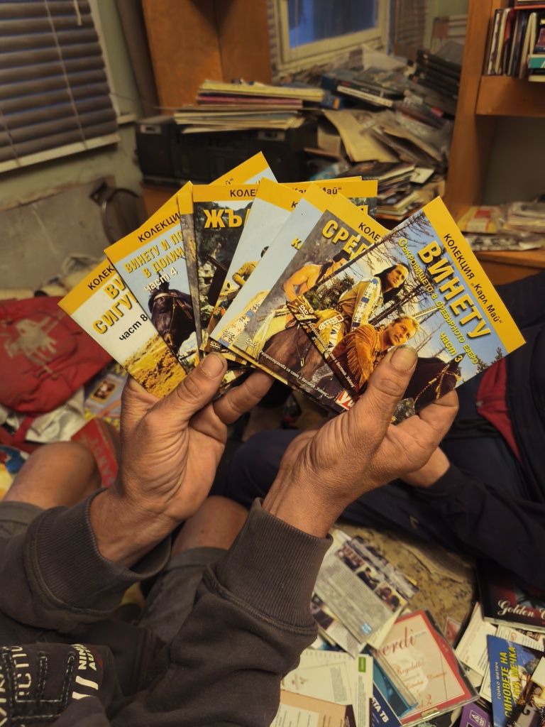 DVD с филми и музика включително и  доста български .