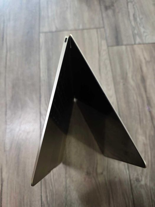 Лаптоп Macbook A1534 за части