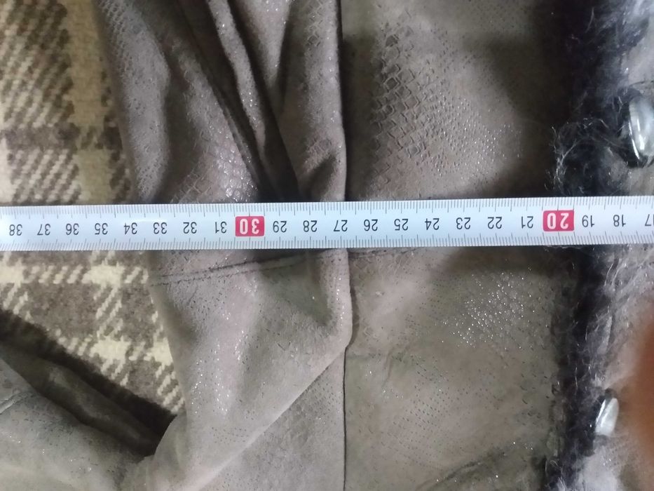 Детски кожух от естествена кожа за момиче .