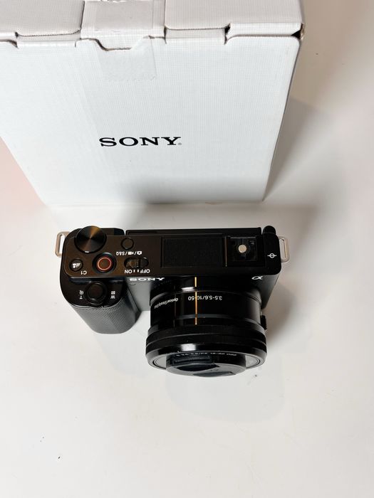 Sony ZV-E10 с обектив с 13 месеца гаранция