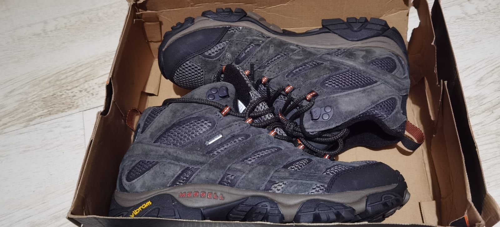 Merrell Moab 3 Mid GTX Walking Boots - Beluga marime 42