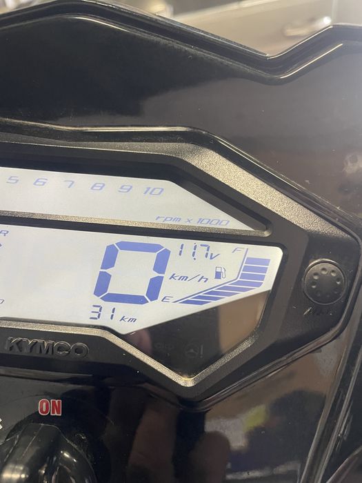 Vând atv kymko MXU 700i OCAZIE - Lot nou