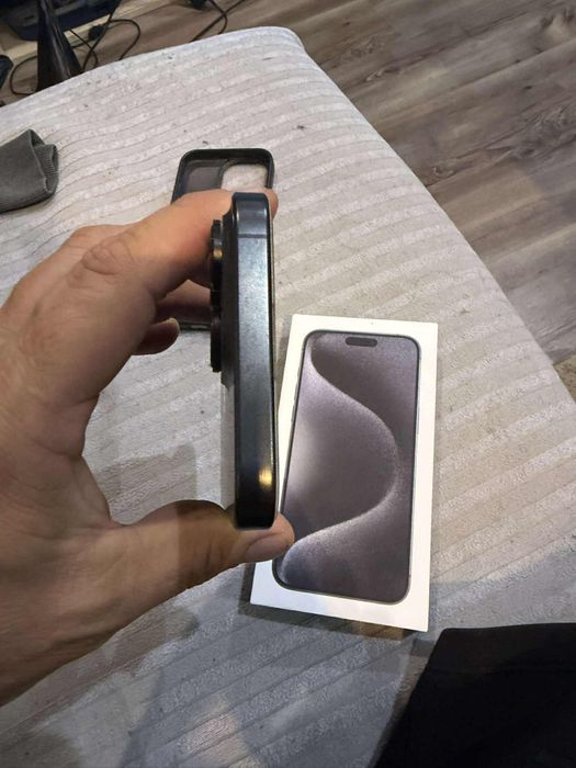 Iphone 15 pro max с гаранция