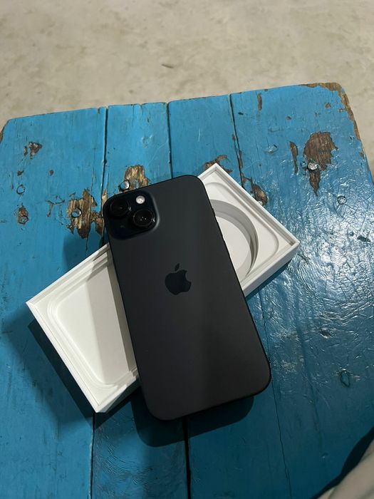 Продам айфон 15 265гб