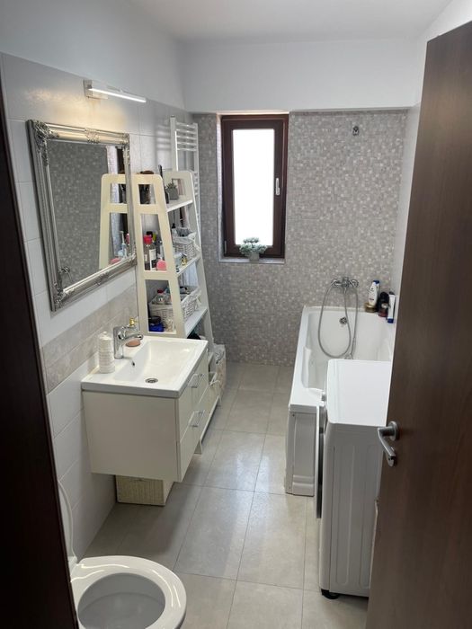 Inchiriez apartament 2 camere in zona centrala