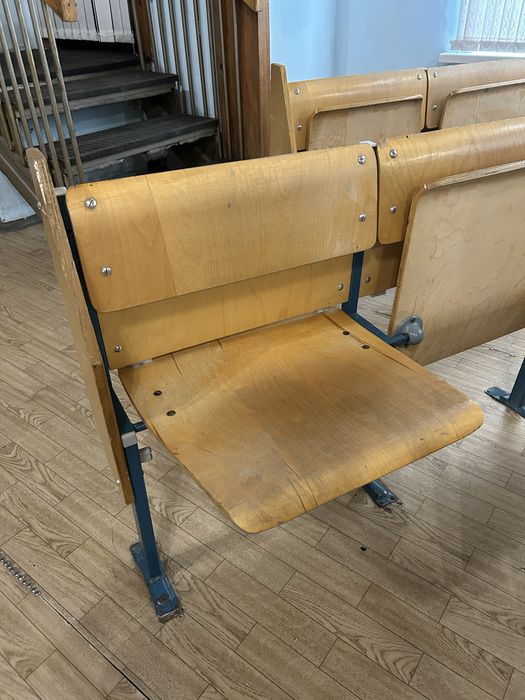 стулья для аудитории