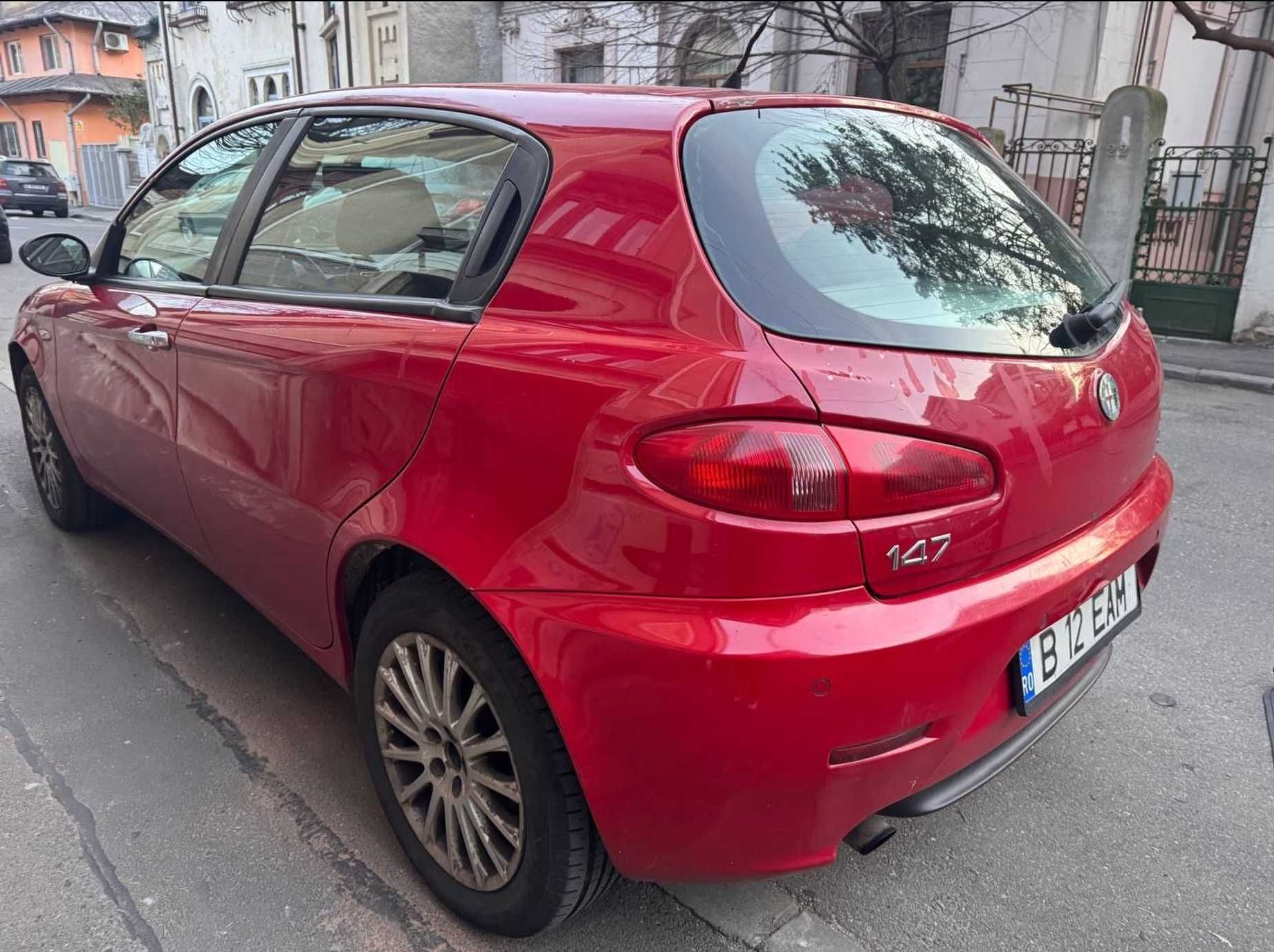 Alfa Romeo 147 rosu