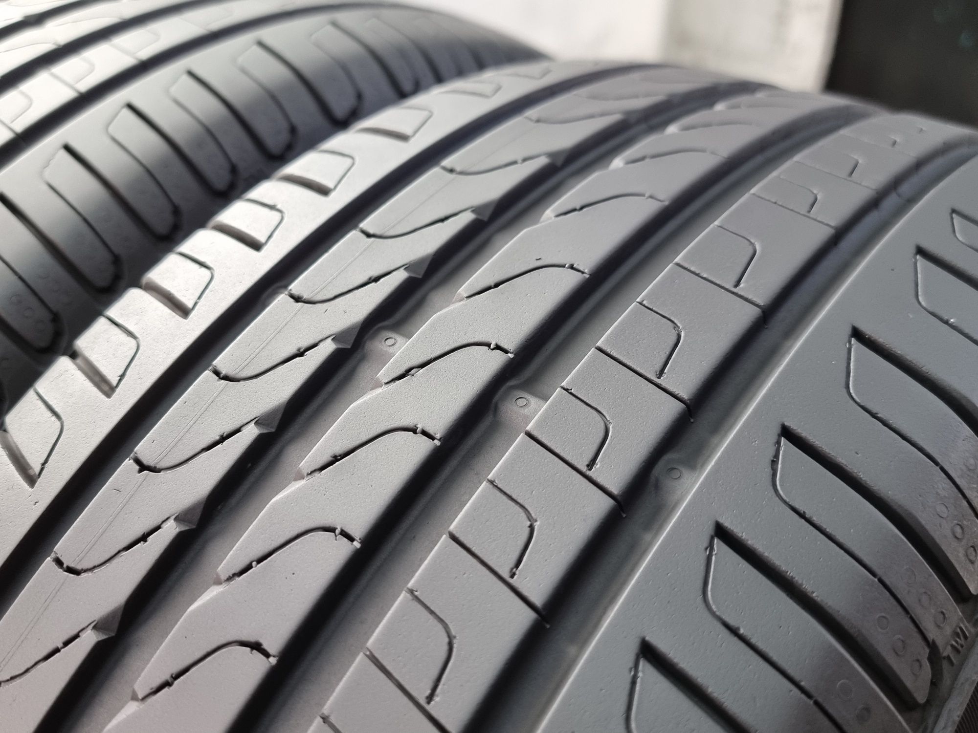 215/45/18 Pirelli 4Броя: 380лв 6.2мм