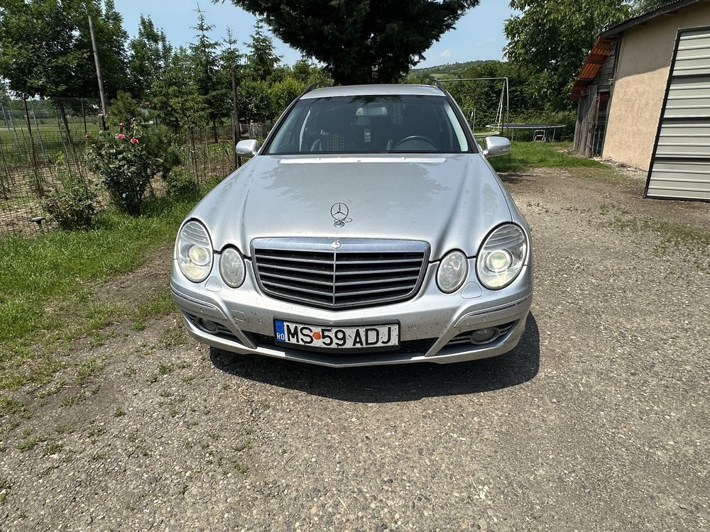 Mercedes-Benz E220