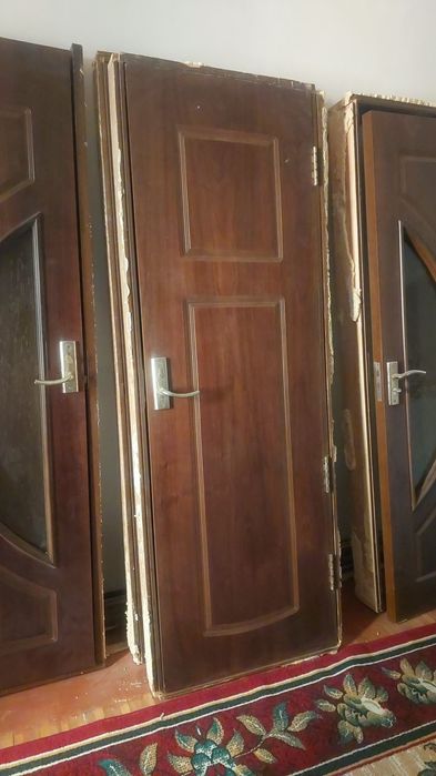 Срочно продаётся  комплект ешик дом учун