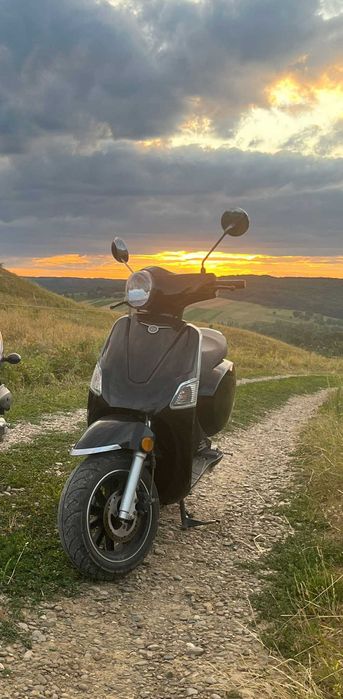 Vând scuter Beeline 49cc an 2018