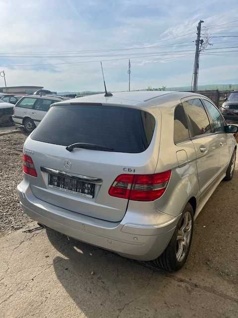 Dezmembrez B-class W245 /2008,2.0 CDI,140cp,aut. 8 tr. Argintiu Polar
