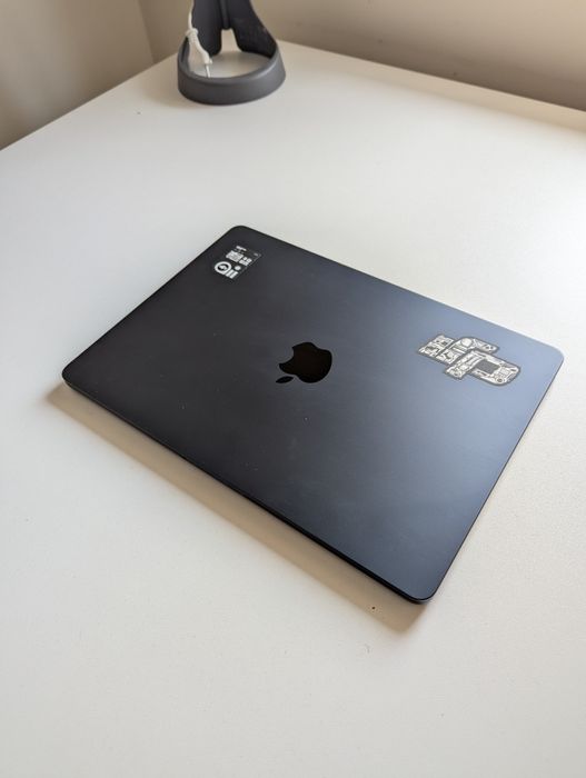 Macbook air 13 m2 8gb/256gb 100% battery