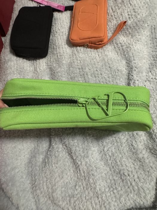 Geanta Valentino Garavani colectia Beauty