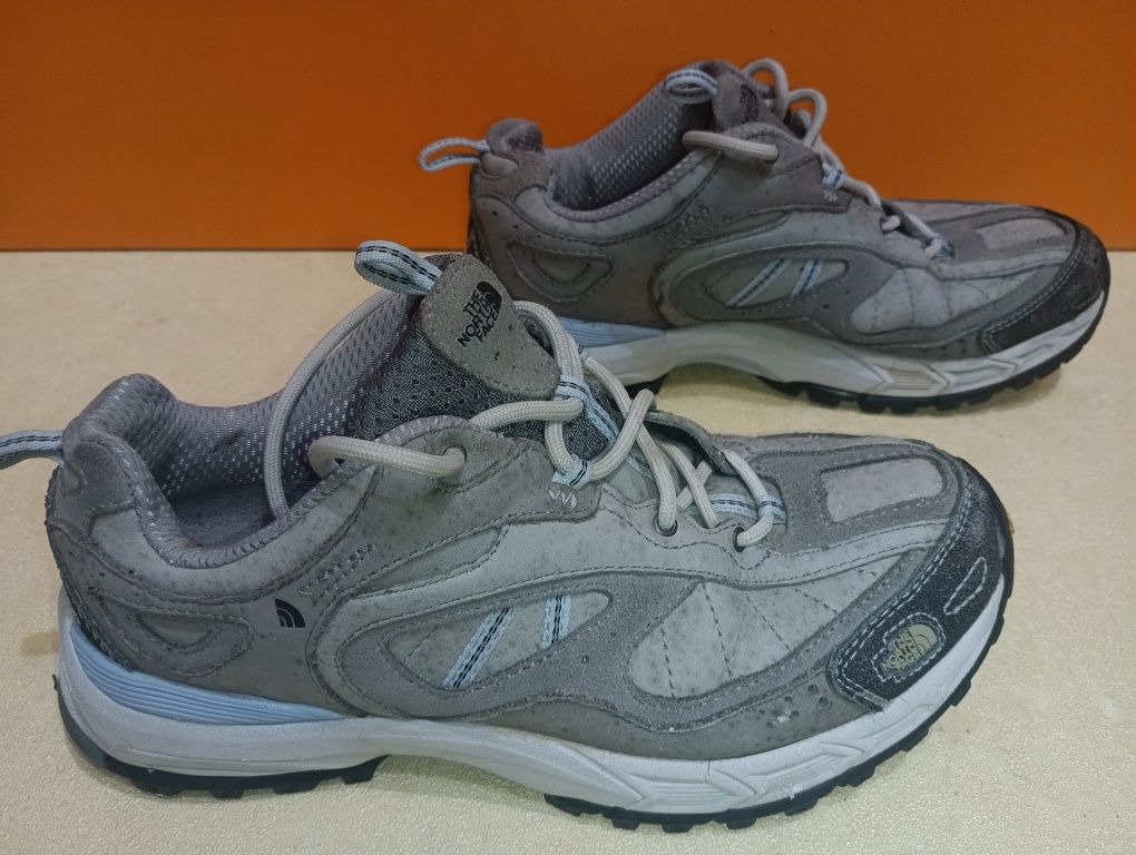 The North Face N 39,5 кожени- 35 лв
