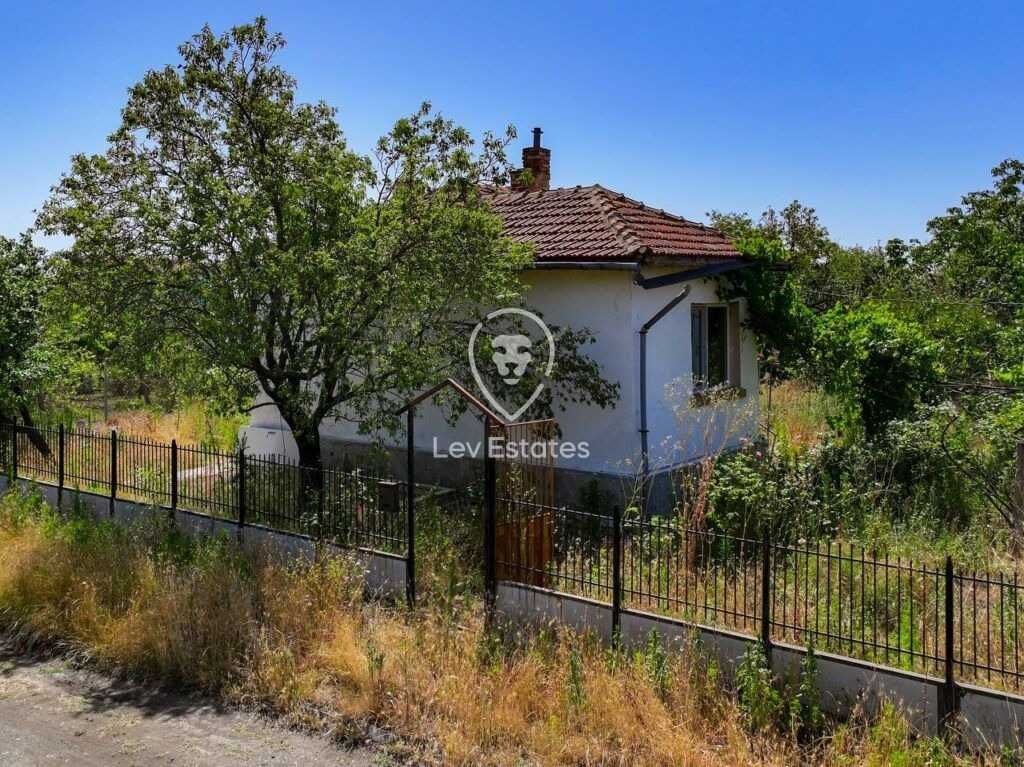 Едноетажна къща за ремонт в село Аспарухово, област Бургас