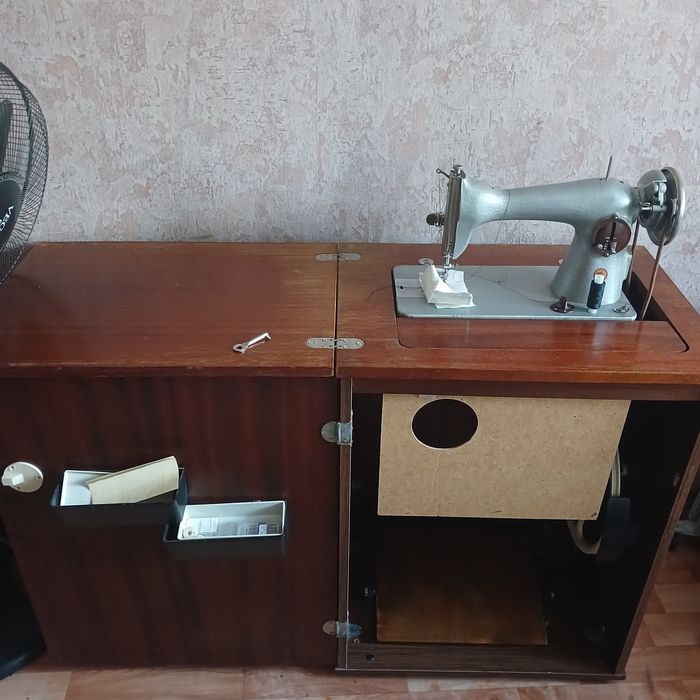 Машинка швейная подольского завода