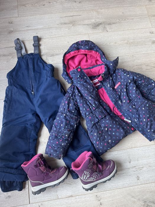 Продам детский зимний комбез и детские зимние сапоги