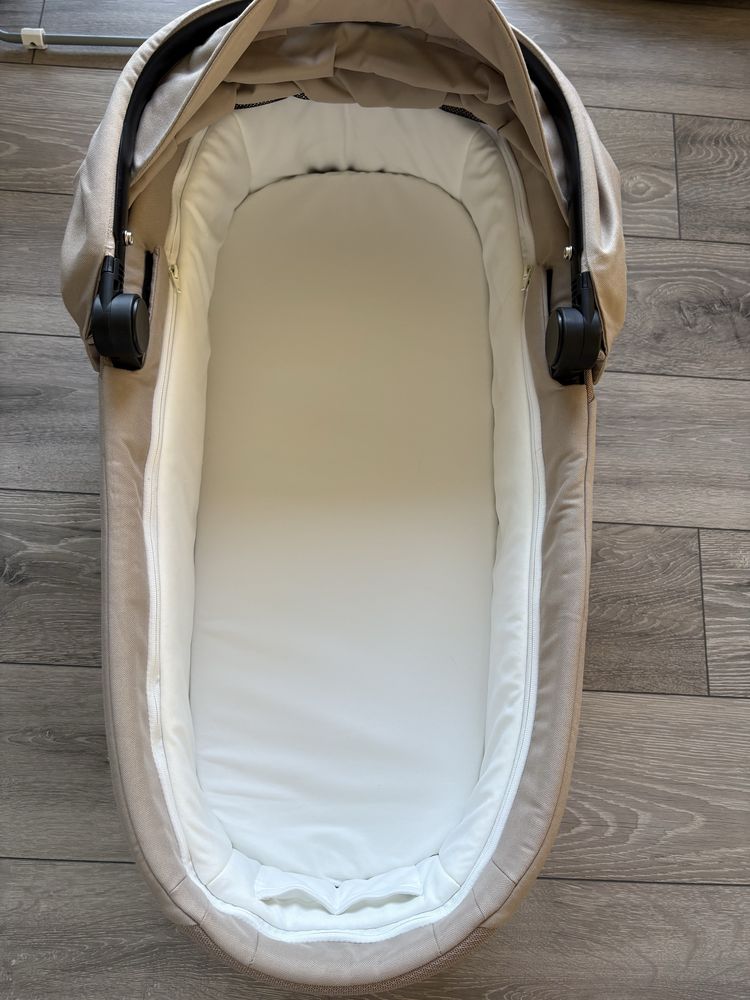 Cybex balios s lux almond beige