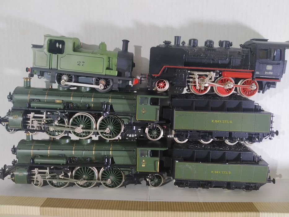 Mega lot Marklin(locomotive,vagoane),HO,trenulete electrice