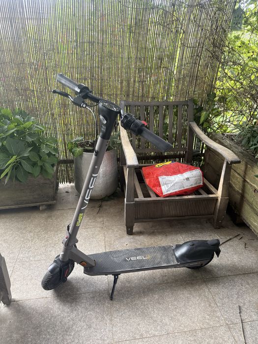 Trotineta electrica VEEL nu bicicleta