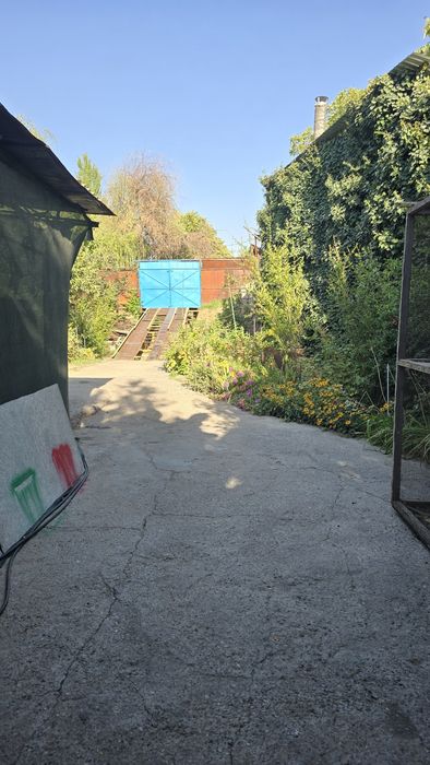 Продаётся дом 10.3 сотки возле реки Бозсув,в городе