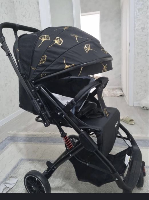 Продам коляску прогулочную