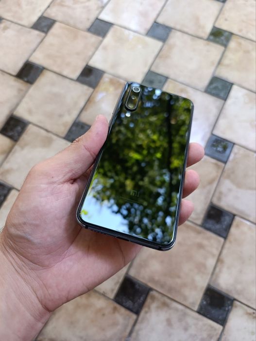 Xiaomi 9se sotiladi Flagmn