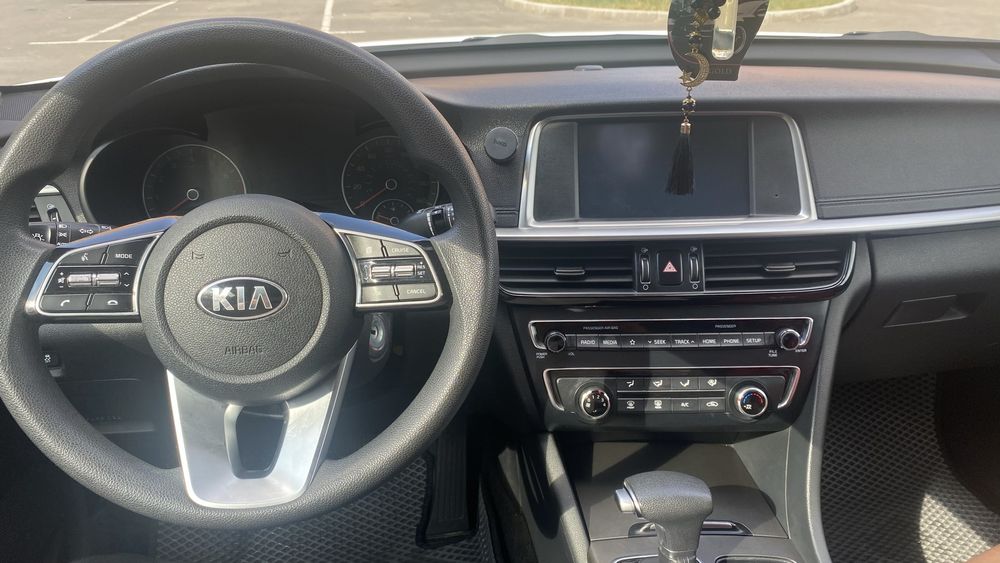 Продам Kia optima 2018г, вложений не требует.