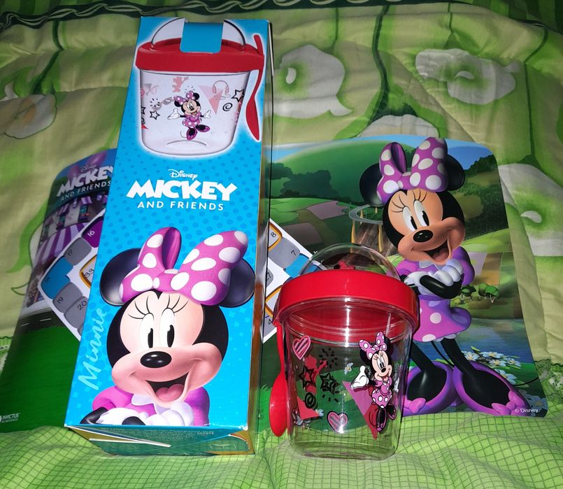 Set Disney sticluță + cutie alimente, noi nouțe