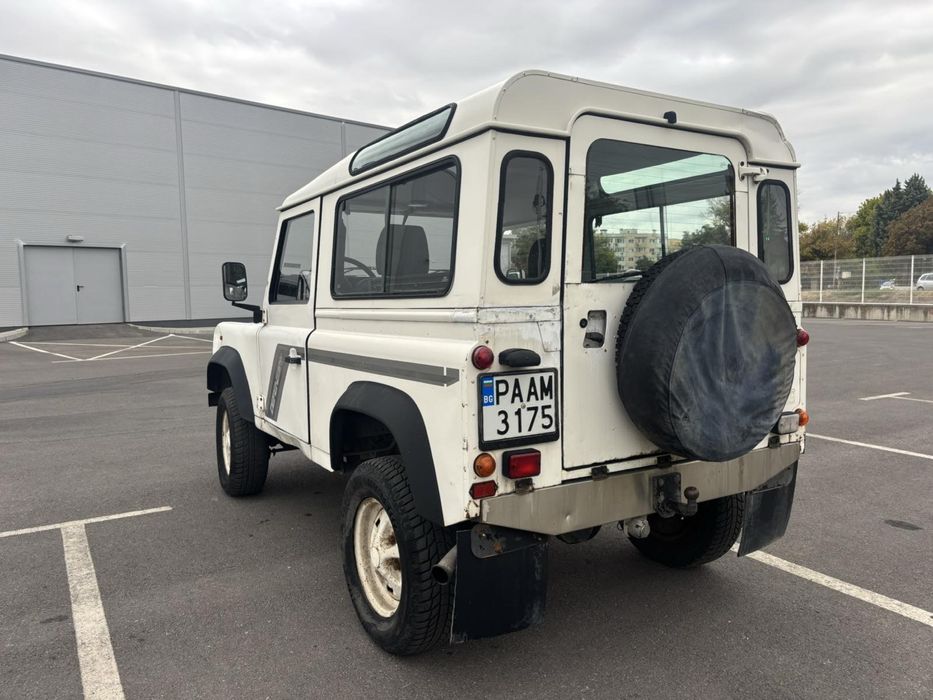 Land Rover Defender