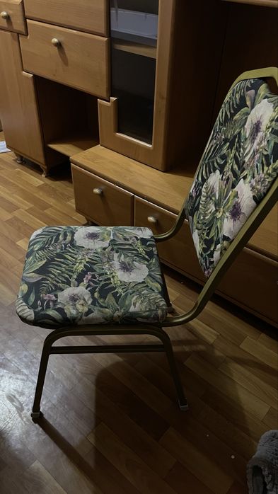 Продам стулья 2 шт