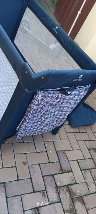 Pătuț pliabil pentru călătorii