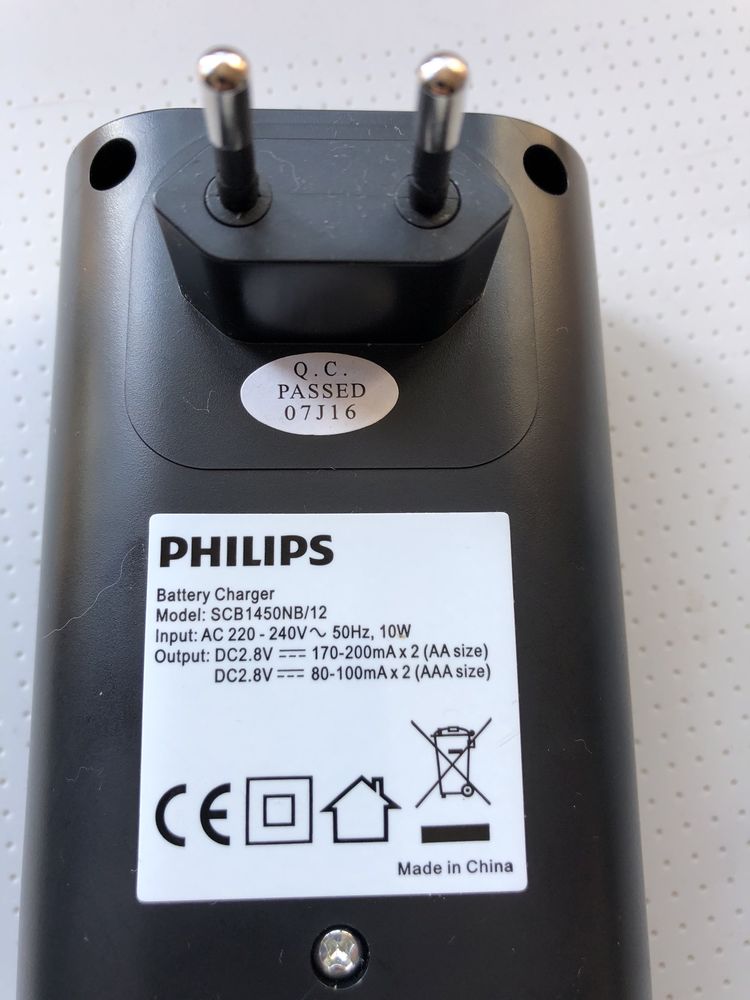 Incarcator acumulatori AA si AAA, Philips