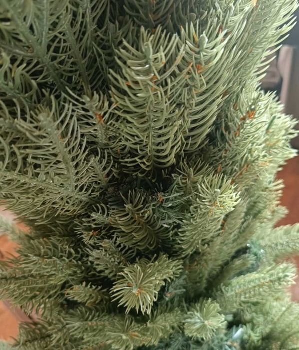 Продам литую искусственную голубую ель