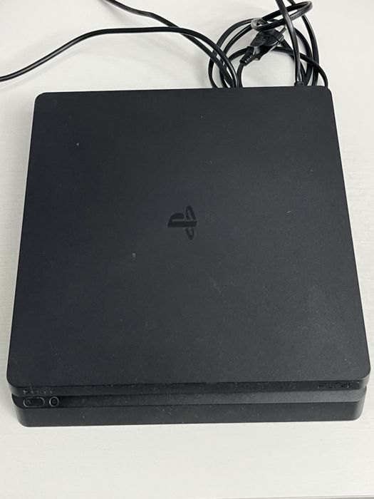 Playstation 4 slim+5 игр (диски)