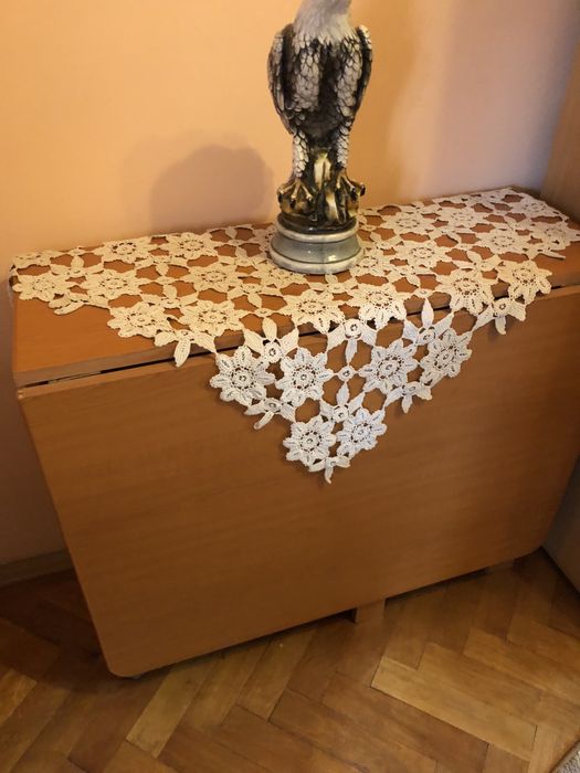 Masa extensibila pliabila 4/6 persoane ca nou.