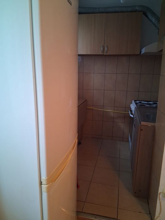 Închiriez apartament zona petrisor