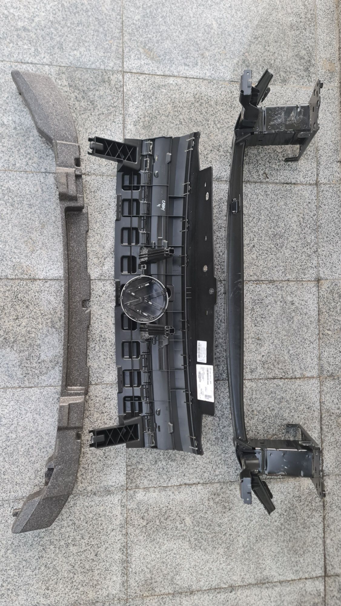 Armatura grila absorbant emblema grila radiator bara  VW Caddy 4 2k