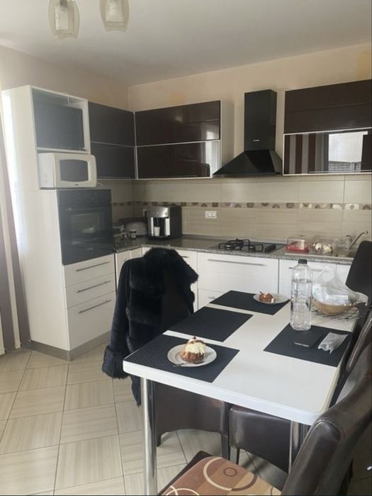 Casa 220 mp utili, 6 camere