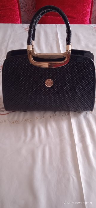 Sumkalar sotiladi. Holati zoʻr. 30 mingdan berib yuboraman.