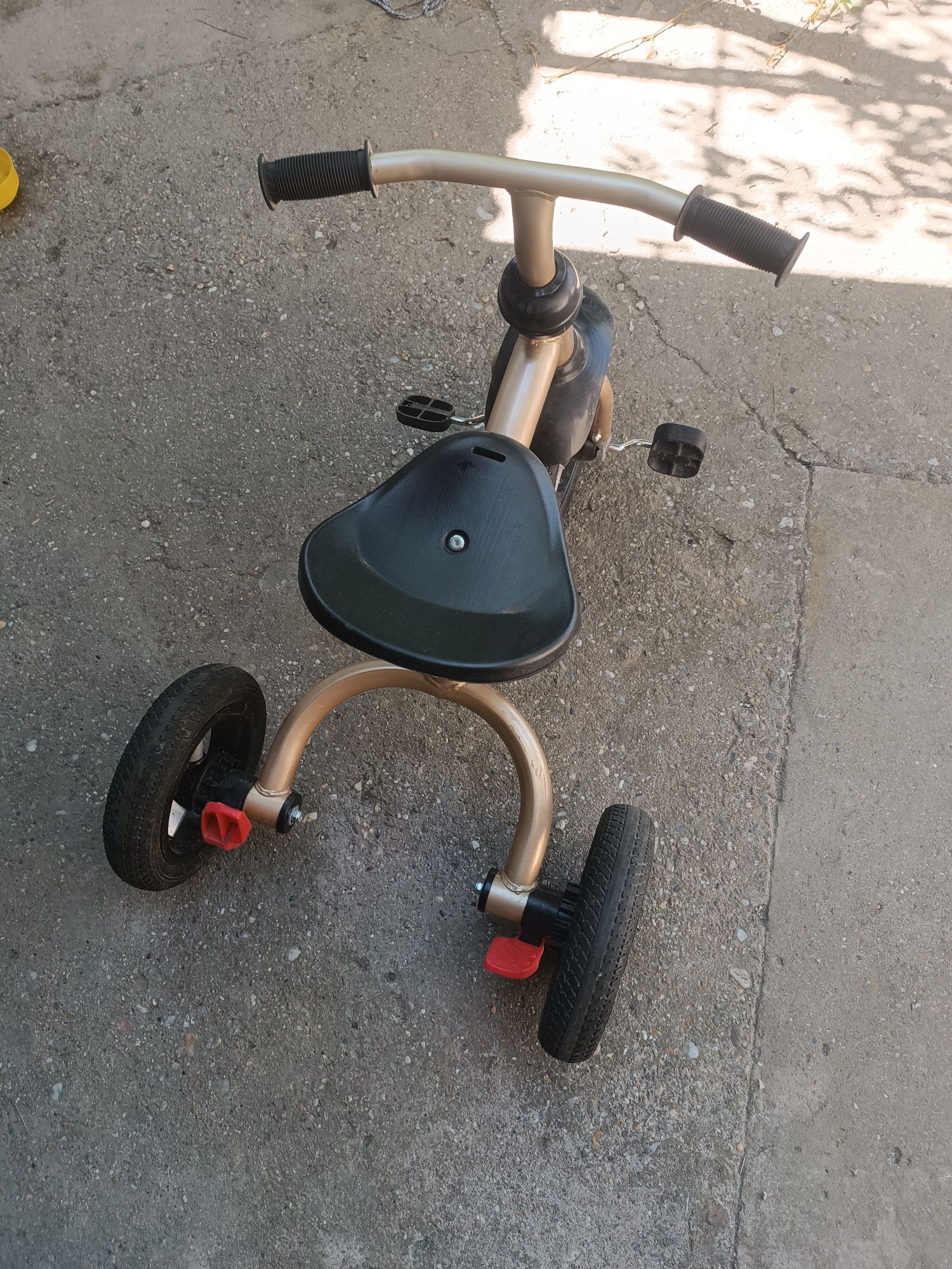 Триколка Chipolino