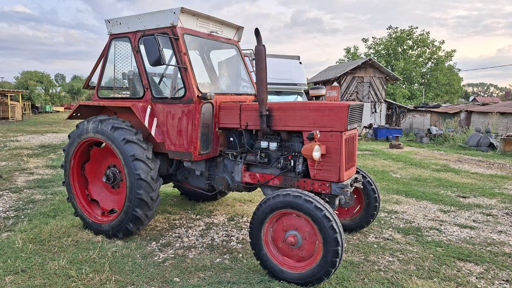Tractor Universal  650