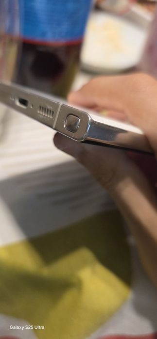 S23 ultra 256GB/8RAM