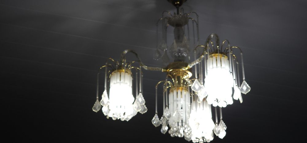 Люстра чирок сотилади