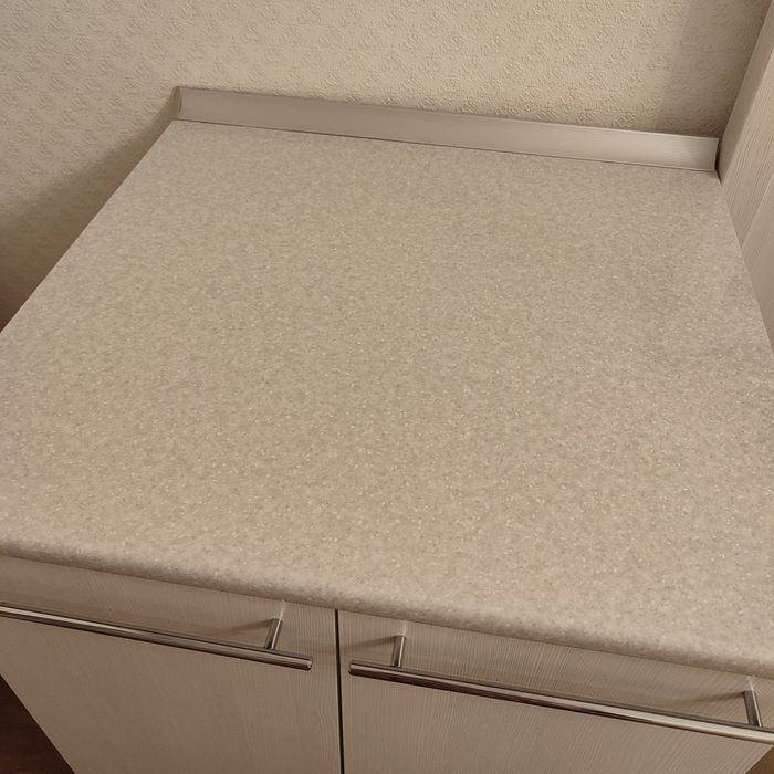 Продам новую тумбу для кухни,размер ширина 60,высота 75см.