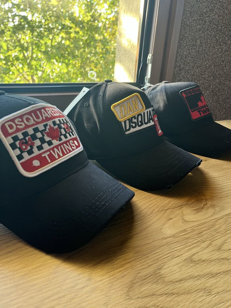 Шапки на Dsquared2